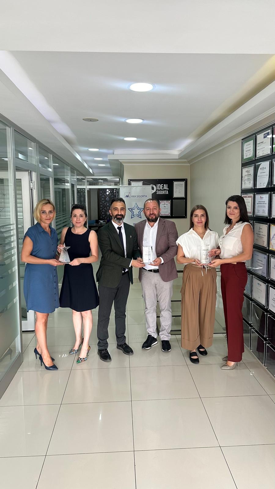 Axa Sigortadan Ödül Yağmuru
